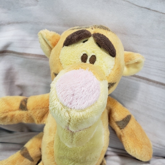 Disney Baby Tigger Winnie The Pooh Rattle Plush Toy Sewn Eyes 12 Inch 2012 - Picture 2 of 9